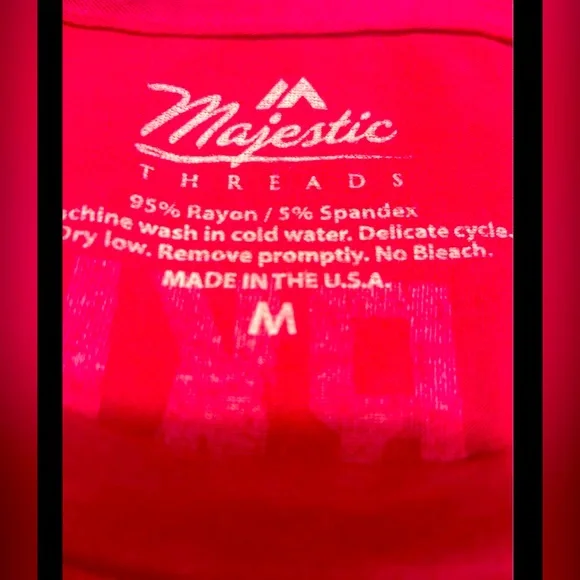 Majestic Pink Philadelphia Eagles Graphic Tee, size medium - Picture 3 of 3